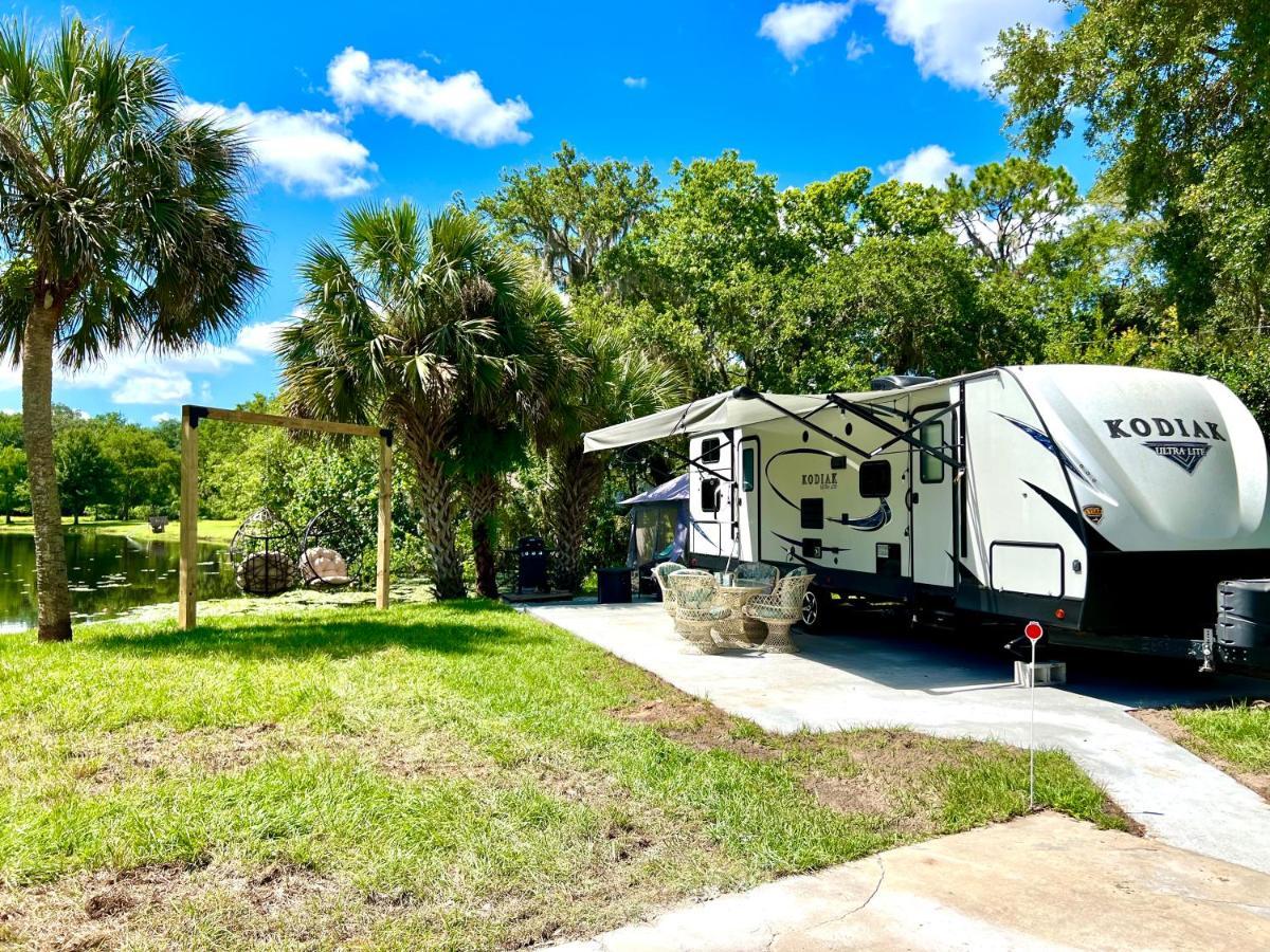 Hotel Lake Front Rv Experience Close To Port Canaveral And Kennedy Space Center à Titusville Extérieur photo